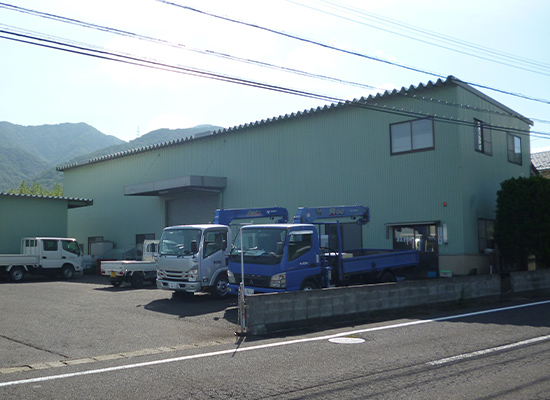 社屋外観02